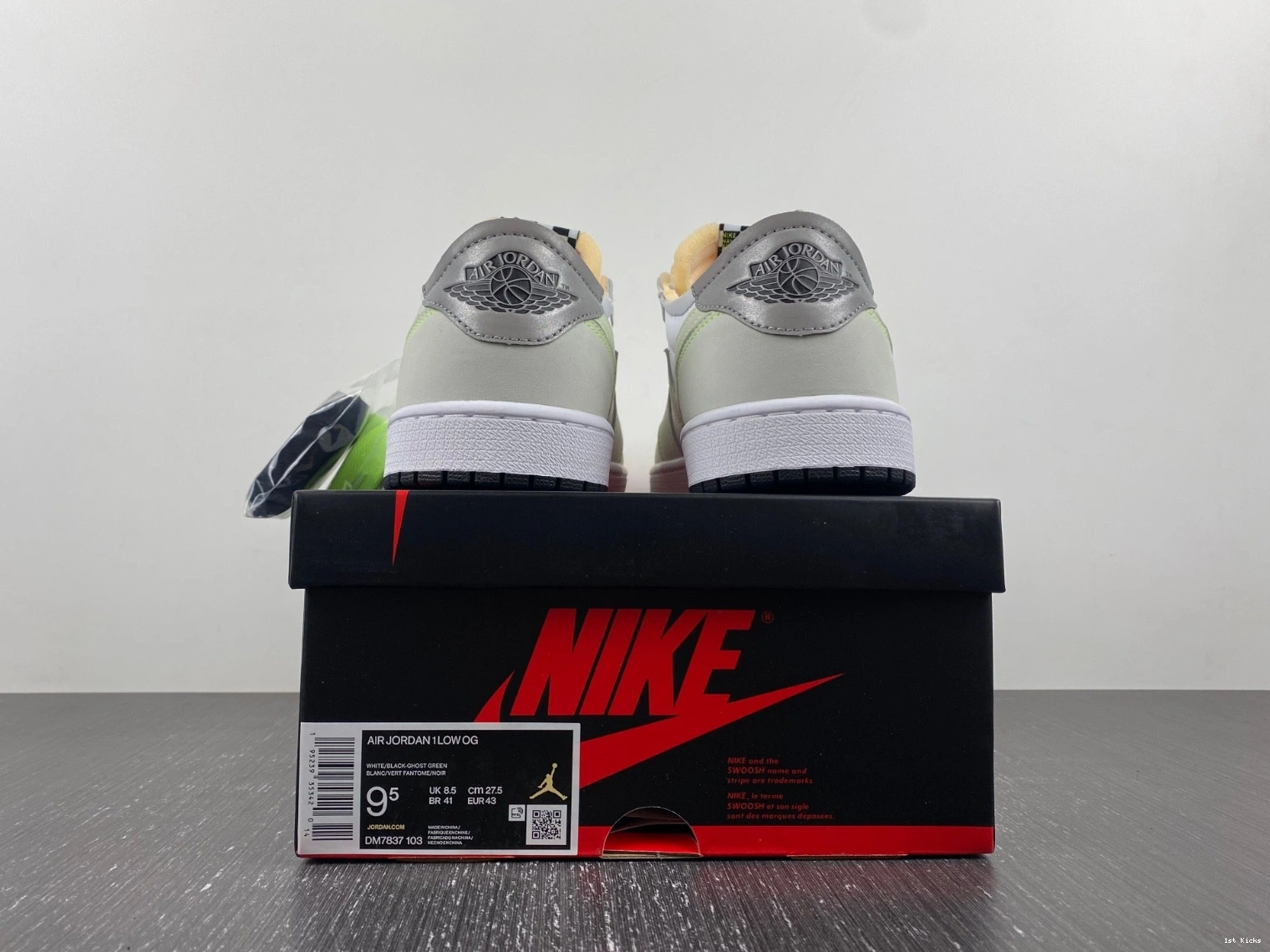 1 Black DM7837-103  Green Jordan Low White Ghost Retro 0929